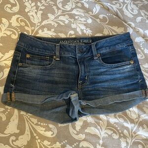 American Eagle Outfitters Women’s Dark Wash Blue Denim Roll-Hem Shorts
